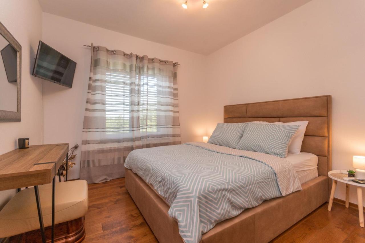Villa Perini Dvori Donji Zemunik Exterior foto
