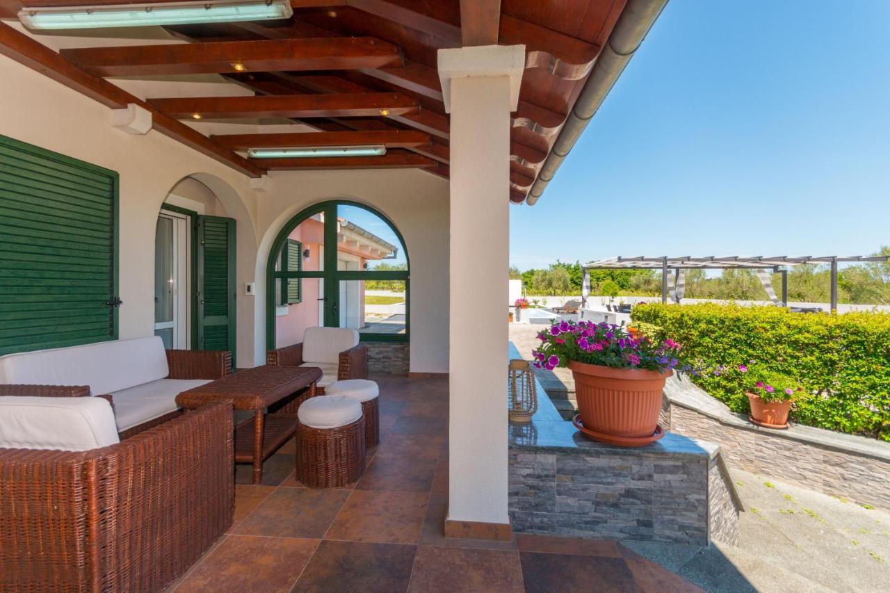 Villa Perini Dvori Donji Zemunik Exterior foto