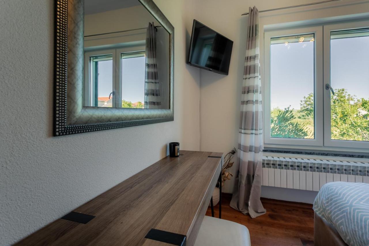 Villa Perini Dvori Donji Zemunik Exterior foto