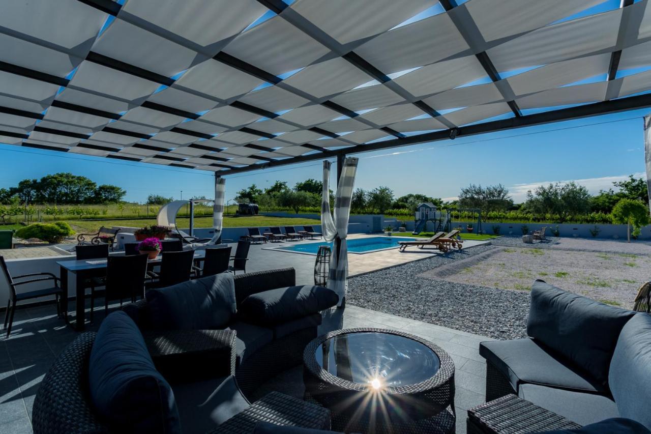 Villa Perini Dvori Donji Zemunik Exterior foto