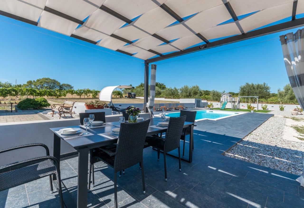 Villa Perini Dvori Donji Zemunik Exterior foto